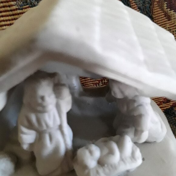 Nativity Scene - Bisque - Picture 2 of 6